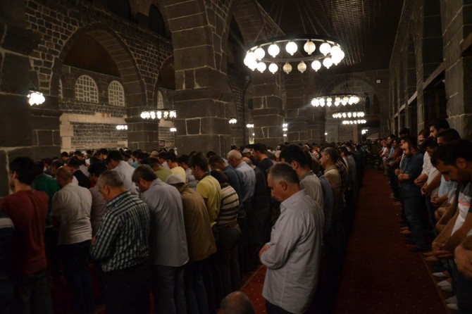 Di Şeva Leyletul Qedrê de ji bo yekîtîya ummetê dia hatin kirin