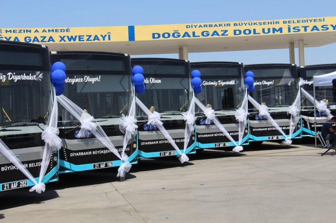 Diyarbakır'da 50 yeni otobüsü daha hizmete soktu