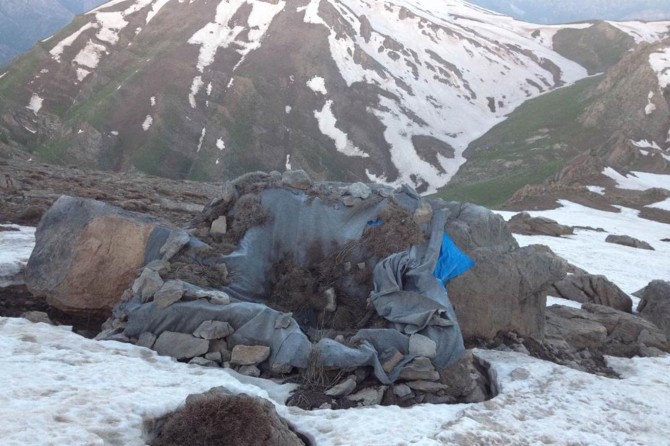 Hakkari'de PKK'ye ait silah ve mühimmatlar ele geçirildi
