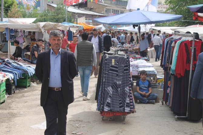 Muş'ta bayram pazarı kuruldu