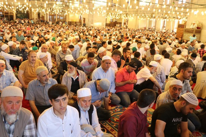 "Bayram kırgınlıkların unutulduğu günlerdir"