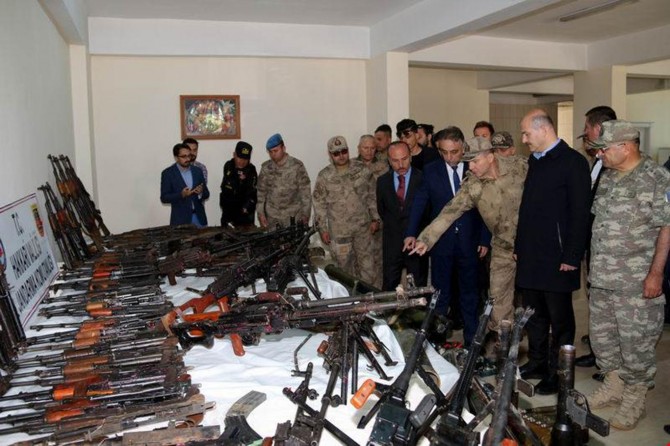 Hakkâri'de PKK'nin şu ana kadar en büyük cephaneliği ele geçirildi