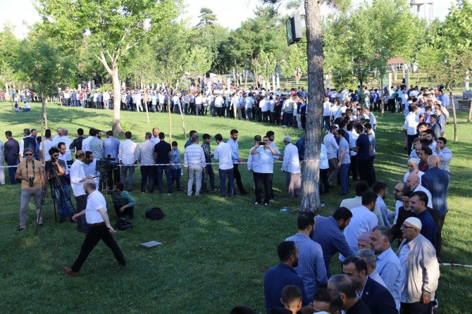 Bi dîmenan pîrozbahîya îdê yali Diyarbekirê hat tertîpkirin