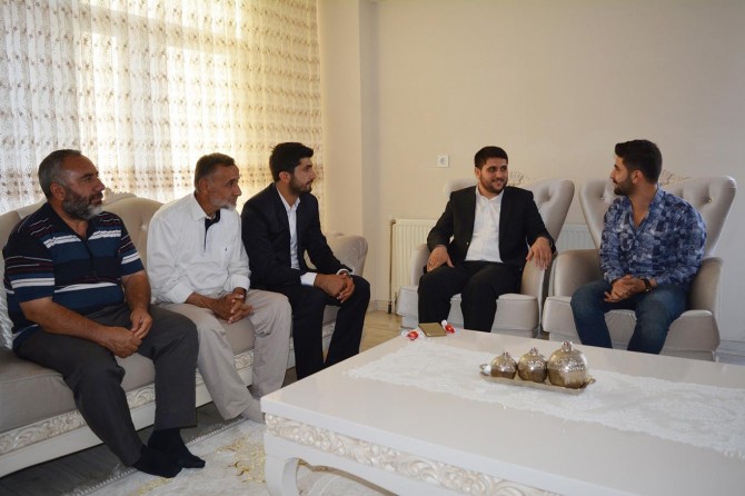 HÜDA PAR Batman’da şehit ve tutuklu ailelerini ziyaret etti