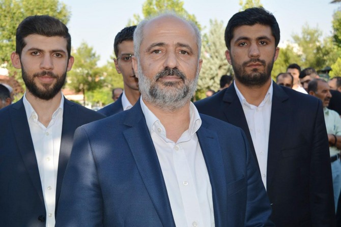 Vatandaşlarımız 5 dakika düşünsünler 5 yıl daha kaybetmesinler