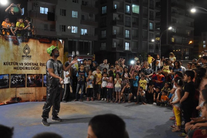 Artuklu Belediyesinden “Dondurma bizden eğlenmek sizden” etkinliği