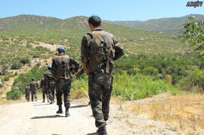 Şemdinli'de silah ve mühimmat ele geçirildi