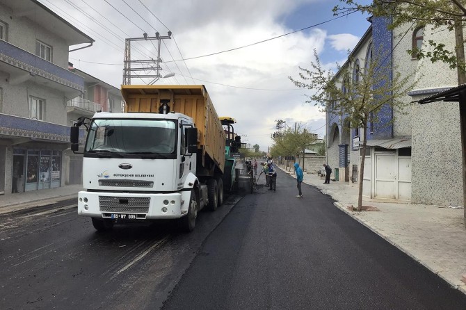 Van'da yol asfalt çalışmaları devam ediyor