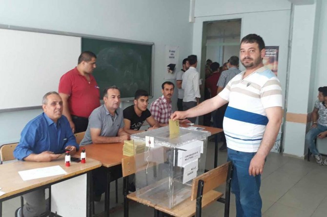 Oy verme işlemleri başladı