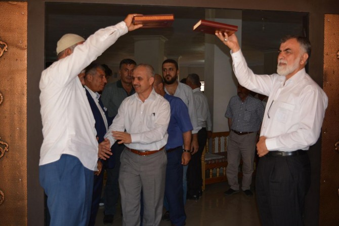 Scholars and opinion leaders reconcile hostile families