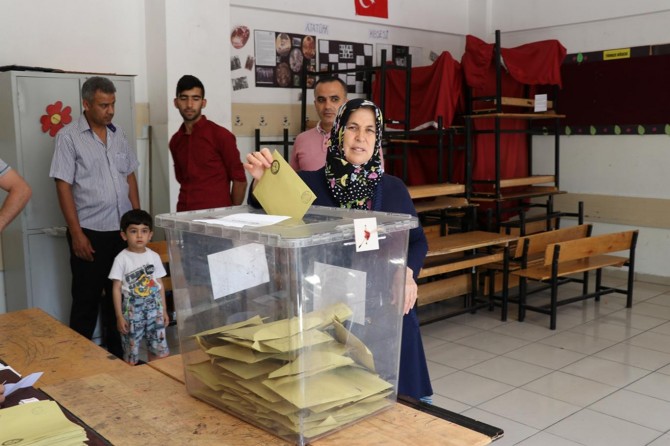 Gaziantepliler seçime yoğun ilgi gösterdi
