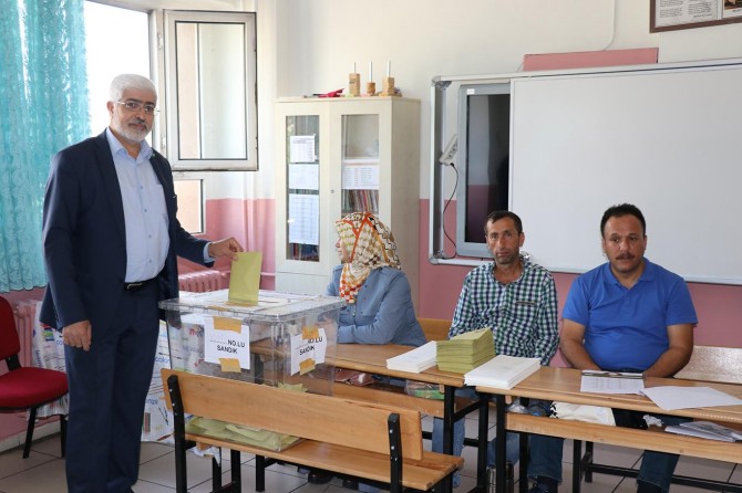 ​HÜDA PAR Bingöl milletvekili adayları oyunu kullandı