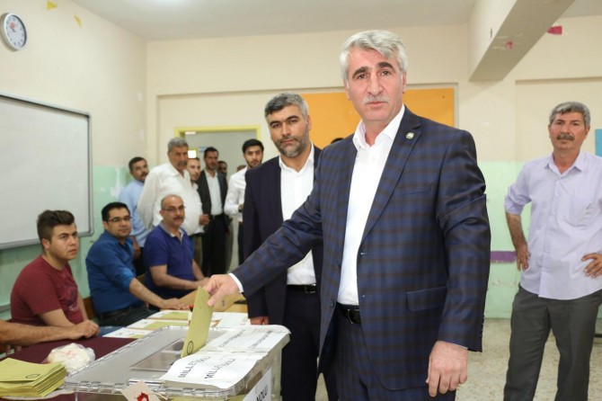 ​HÜDA PAR Şanlıurfa milletvekili adayları oylarını kullandı