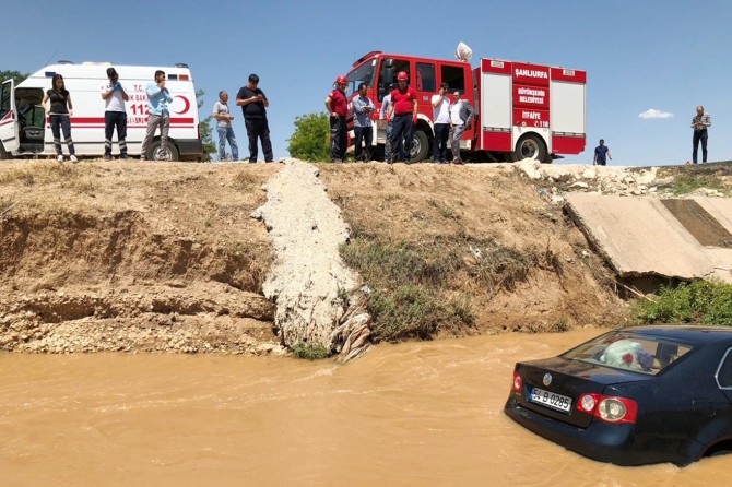 Şanlıurfa’da otomobil su kanalına uçtu: 5 yaralı