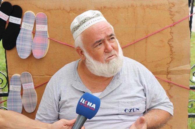 Boyacılık yaparak geçimini sağlıyor