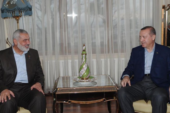 Heniyye Erdoğan'ı tebrik etti