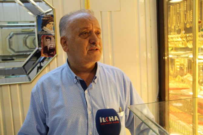 Altın fiyatlarında dalgalanma sürüyor