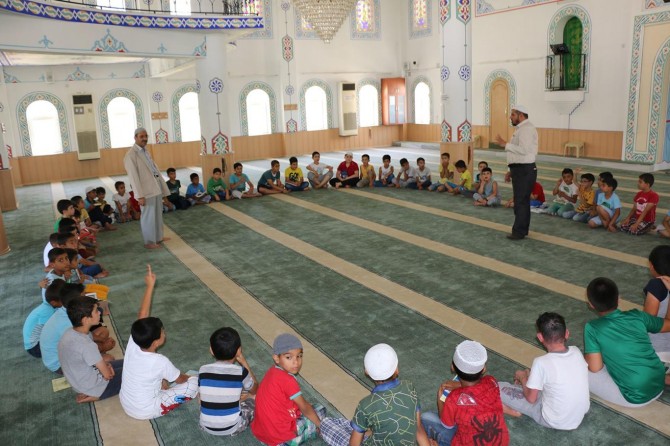 ​Kur'an-ı Kerimi öğrenmek büyük bir nimet ve sevaptır