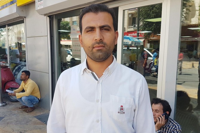 PTT önünde saatlerce bekleyen vatandaş duruma tepki gösterdi