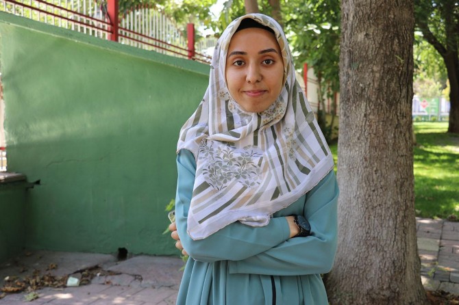 Sınav sisteminin sürekli değişmesi bizleri olumsuz etkiliyor