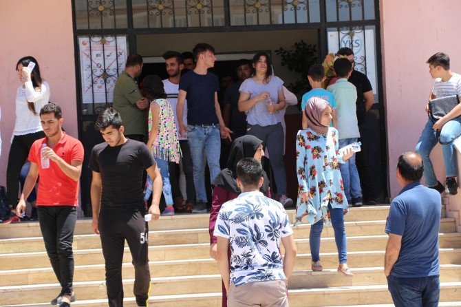 Mardin’de YKS'ye giren öğrenciler duygularını paylaştı