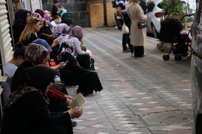 İstanbul'da öğrenci ve velilerin YKS ikinci oturumu heyecanı