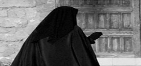 Fransa`da çarşaflı kadına çirkin saldırı