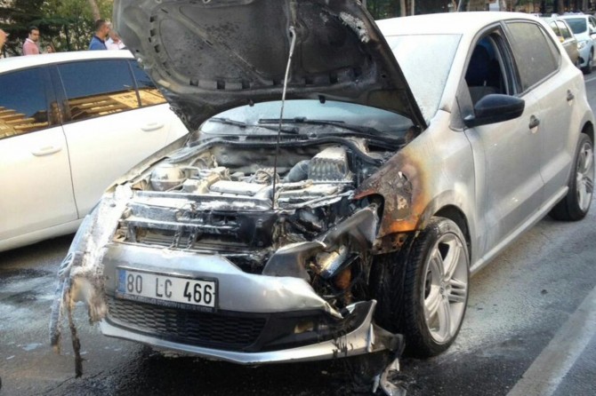 ​Batman’da seyir halindeki otomobil alev aldı