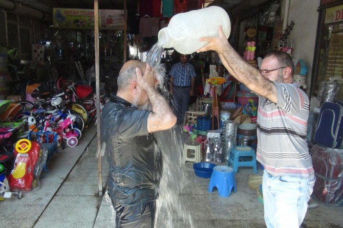 Sıcaklar bunalttı uzmanlar uyardı