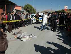 Kamyonun Altında Ezilerek Can Verdi