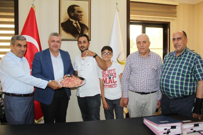 Gaziantep’te yılın ilk Antep fıstığına altın ödülü