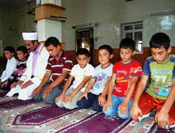 Camiler Çiçek Açmaya Başladı