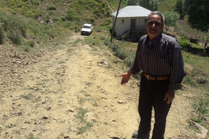 Bingöl'ün Balpınar köyü sakinleri yol sorunlarına çözüm bekliyor