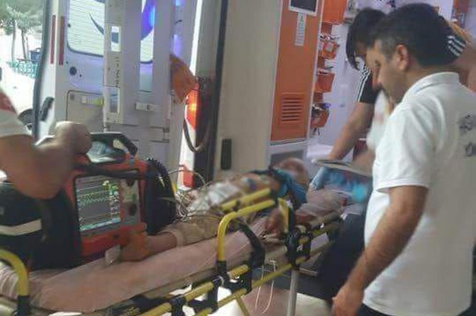 Teqemenî di destê zarokan de teqîya: 3 birîndar