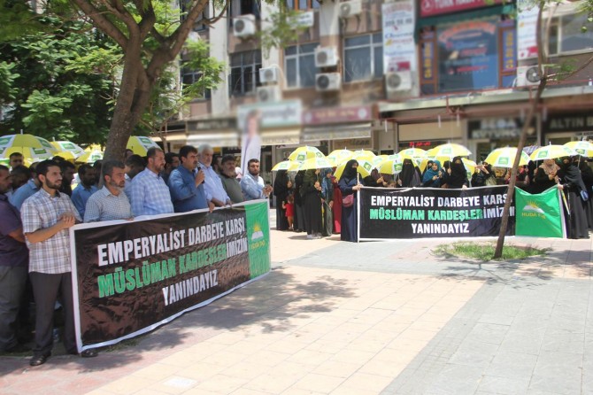 Sisi Darbesi yıldönümünde Adana'da telin edildi