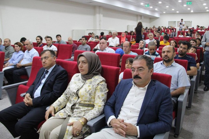 Van'da Çocuk Üniversitesi eğitime başladı