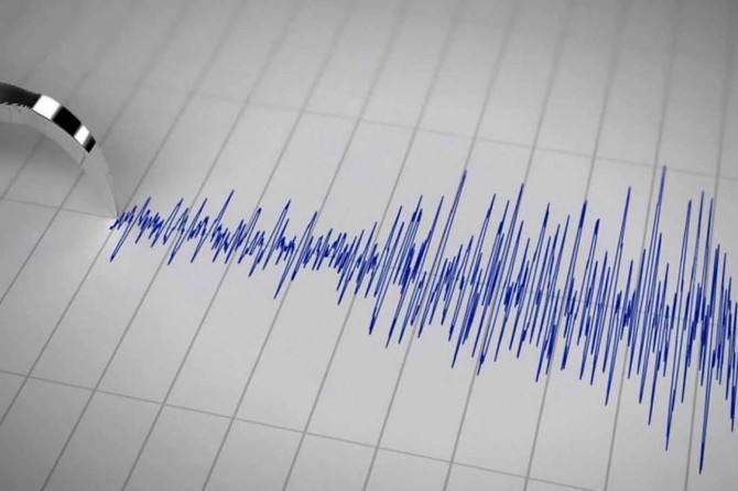 Endonezya'da 5,2'lik deprem