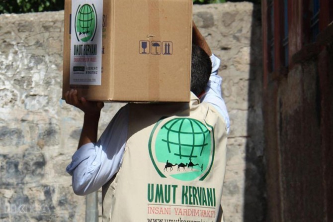 Diyarbakır Umut Kervanından anlamlı hediye
