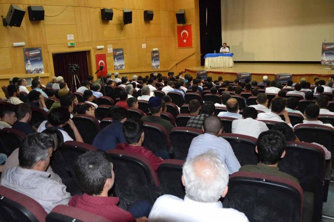 Önemli olan din istismarcılarının nemalandığı bataklığı kurutmaktır