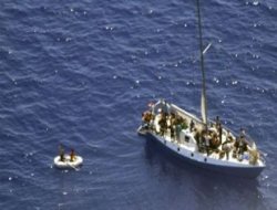 Arakanlı Müslümanların teknesi battı: 130 kayıp