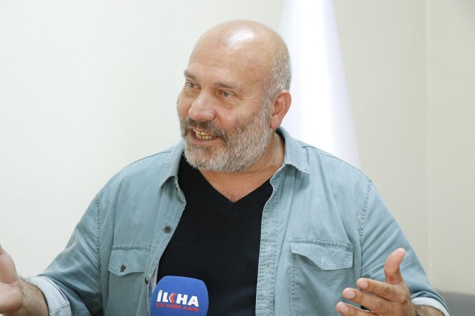 Tu kes bo demokrasîyê derneket meydanan, dirûşmeyên ku dihatin avêtin jî tev tekbîr bûn