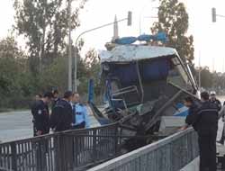 Adana'da Trafik Kazası: 1 Ölü, 1 Kayıp, 29 Yaralı