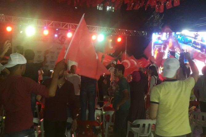 ​Kızıltepe'de cezaevi firarisi 15 Temmuz etkinliğinde yakalandı