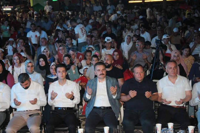 15 Temmuz gecesi şehitlerimizin kanlarıyla aydınlığa kavuşmuştur