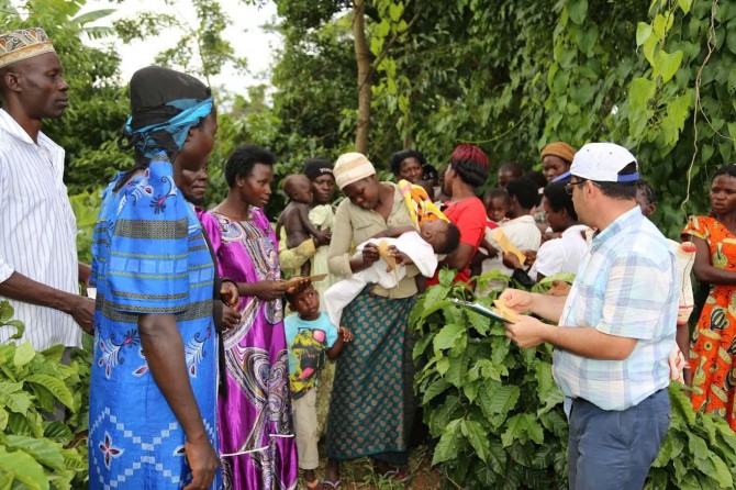 Weqfa Yetîman li Uganda zarokên yetîm da sinnetkirin