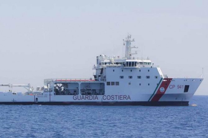 İtalya'dan 450 göçmene izin