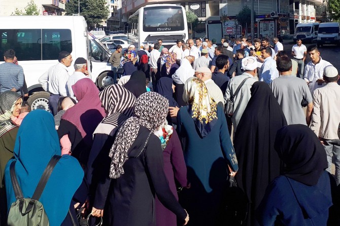 Bingöl'de ilk Hac kafilesi dualarla uğurlandı