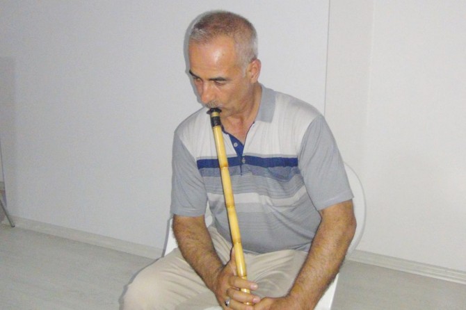 Ney hu sesini duydukça kararıp olgunlaşıyor