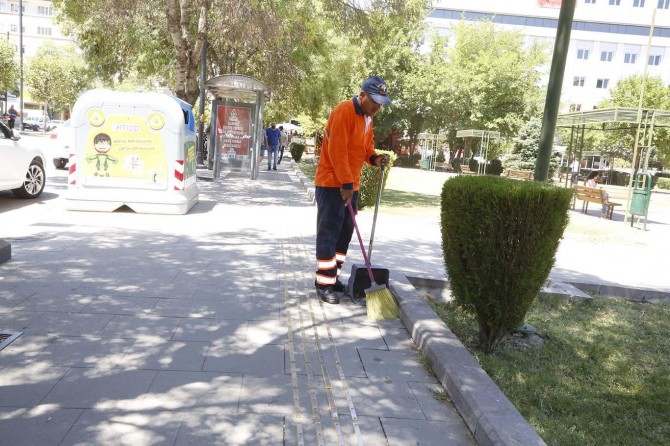 Gaziantep’te temizlik görevlisinden örnek davranış