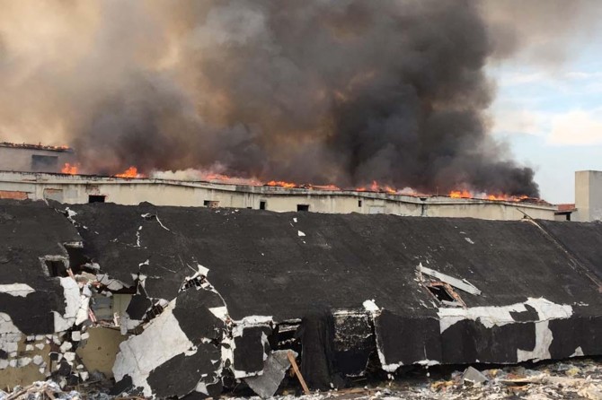 Li Stenbolê di febrîqeyekê de şewat